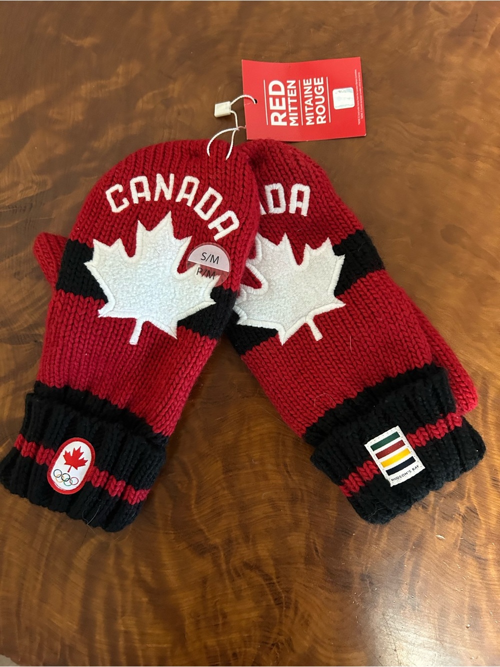 NWT Hudson's Bay Team Canada Olympic Red Mittens 2018 Adult S/M